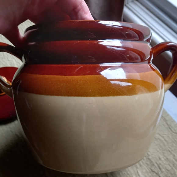 Vintage ceramic bean Pot - Picture 5 of 5
